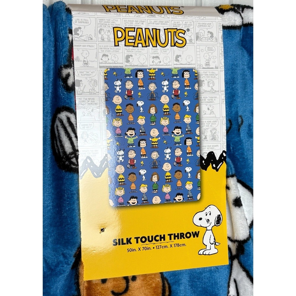 PEANUTS Charlie Brown And Snoopy Silk Touch Throw Blanket 50x70 BRAND NEW - Picture 2 of 2
